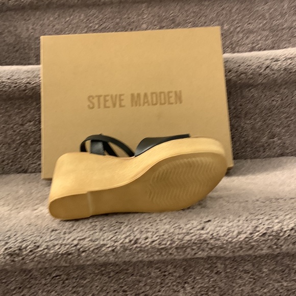 Steve Madden 7.5 welsh black leather. - Picture 2 of 5